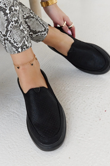 Sorte gennembrudte damesko, slip-on, med tyk sål, Marcie 2