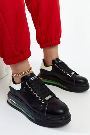 Sorte sneakers på platformen GOE NN2N4030 2