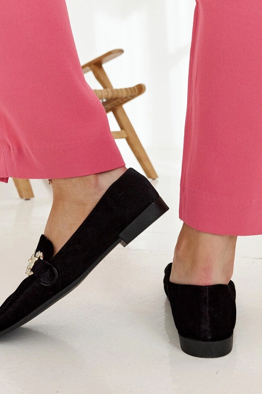 Sorte fløjlsmokkasiner med zirkoner... Sorte fløjlsmokkasiner med zirkoner...