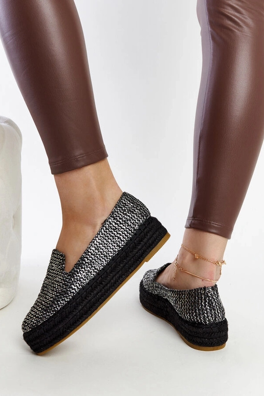 Sorte espadriller dekoreret med...