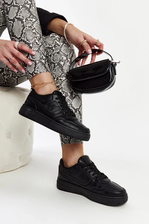 Zwarte sneakers op een plateau Mentha Zwarte sneakers op een plateau Mentha