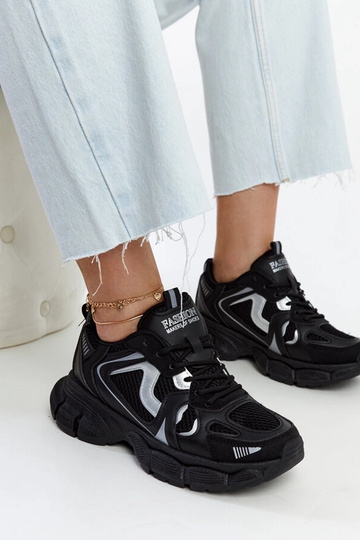 Sorte sneakers med massiv...