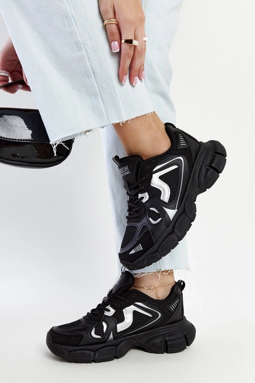 Sorte sneakers med massiv jakobinsk sål Sorte sneakers med massiv jakobinsk sål