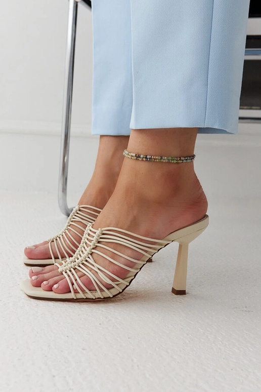 Lys beige Borna højhælede muldyr