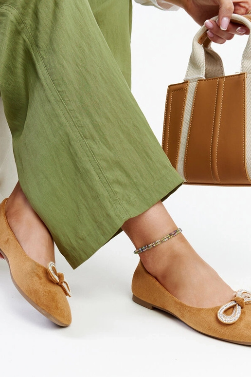 Brune balletlejligheder med sløjfe... Brune balletlejligheder med sløjfe...