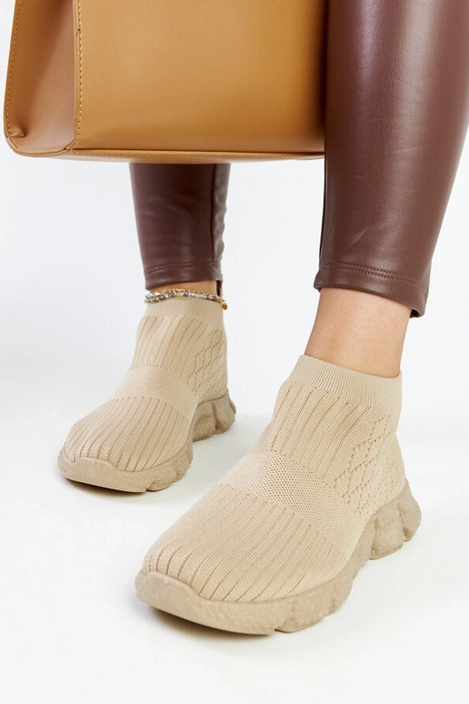 Donkerbeige lichte sport sneakers... Donkerbeige lichte sport sneakers...