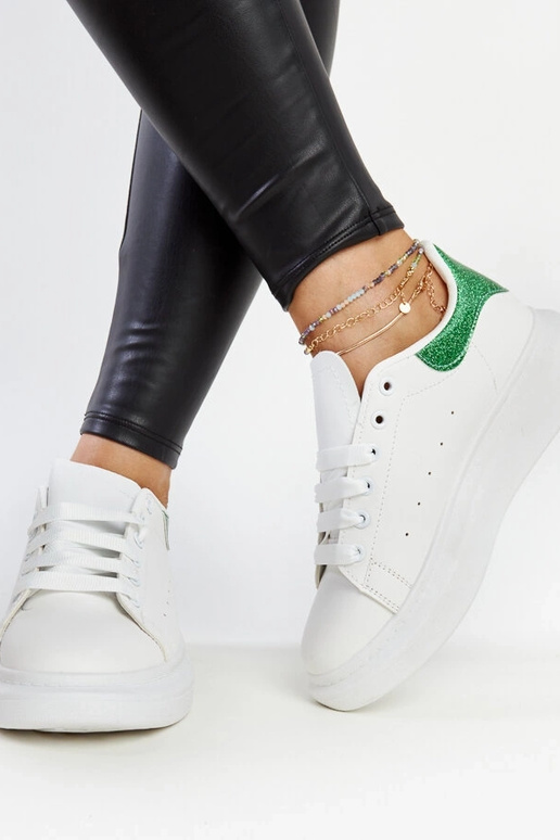 Hvide og grønne øko-læder sneakers... Hvide og grønne øko-læder sneakers...