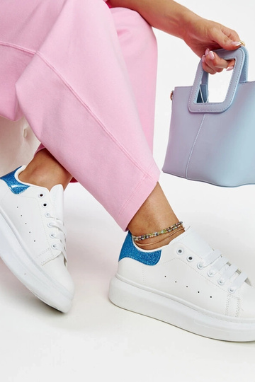 Hvide øko-læder sneakers...