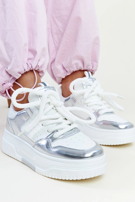 Lengyel hvid og sølv høj platform... Lengyel hvid og sølv høj platform...