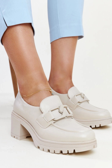 Beige veterschoenen met...