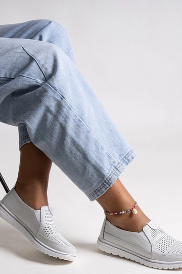 Lichtgrijze leren... 2