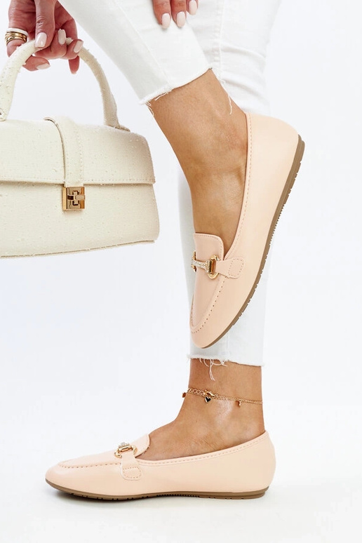 Beige loafers med dekorativt spænde...