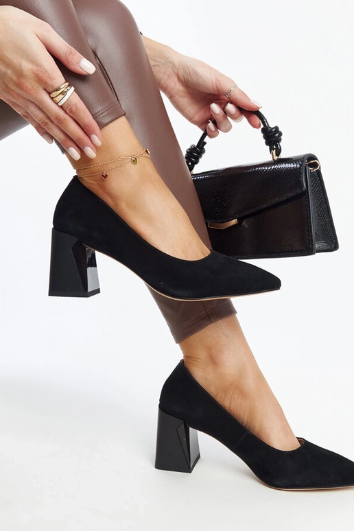 Sorte læder pumps med Vinceza hæl Sorte læder pumps med Vinceza hæl