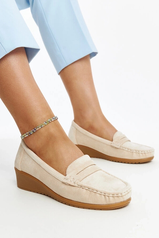 Sakena lys beige ruskinds-mokkasiner