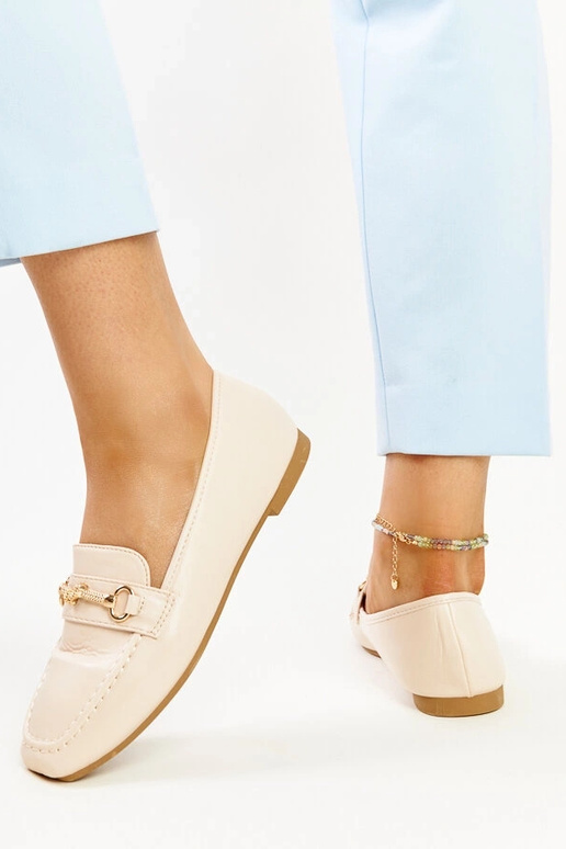 Lysbeige dekorative loafers fra Docherty