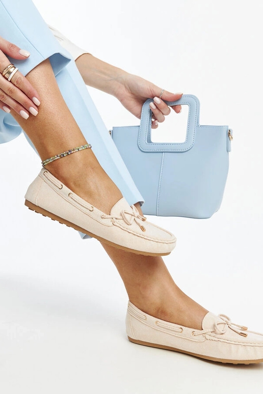 Aneesa lys beige ruskind loafers