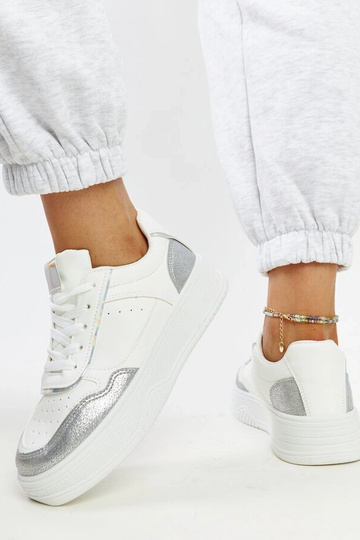 Hvide og sølv sneakers med... 2