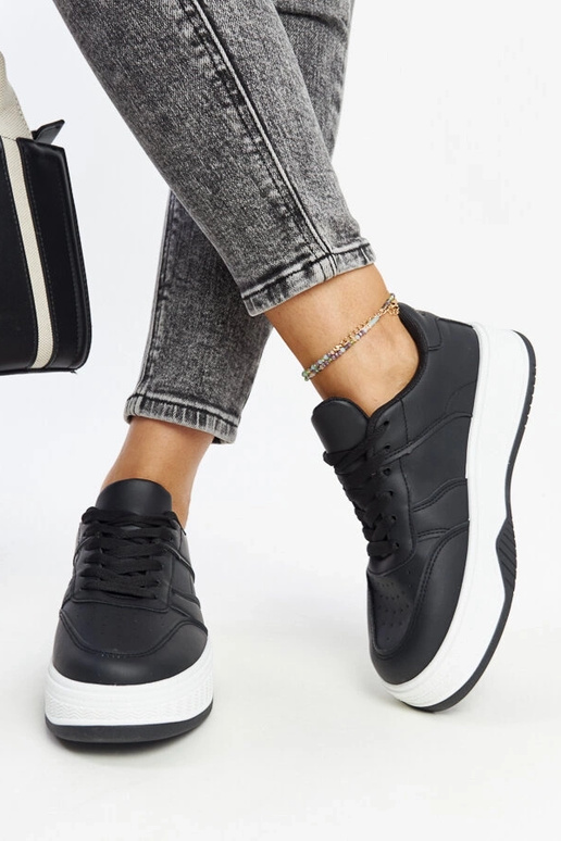 Sorte sneakers med en tykkere sål Rafida Sorte sneakers med en tykkere sål Rafida