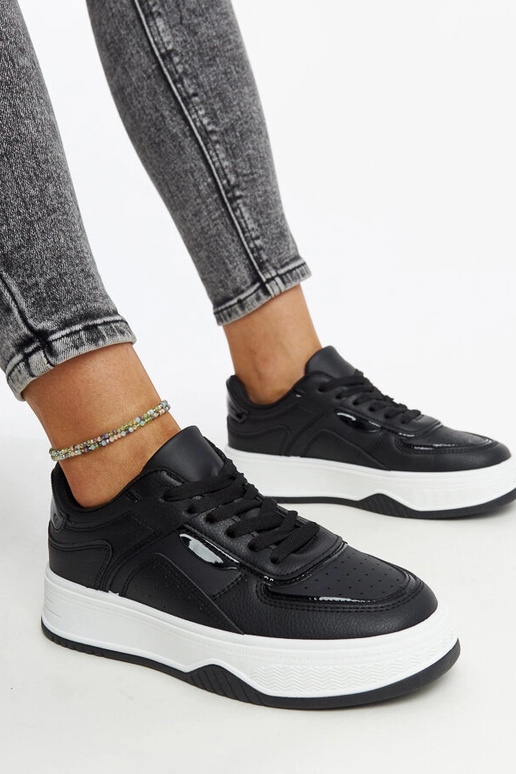 Sorte sneakers med en tykkere sål Intisa