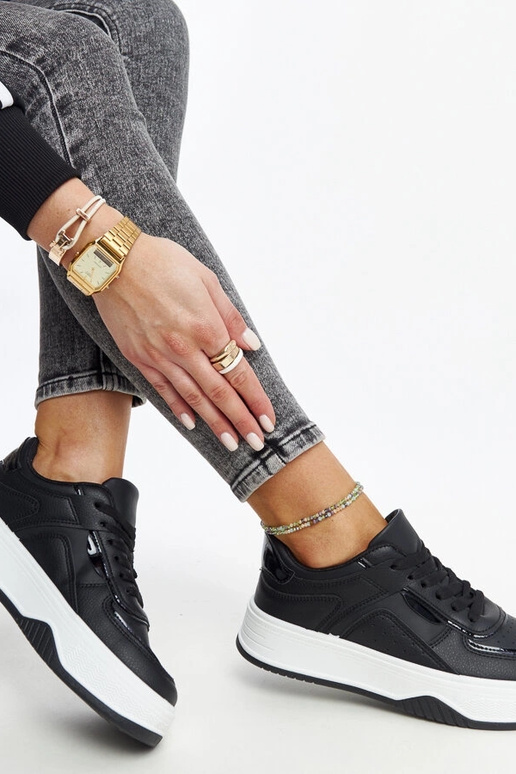 Sorte sneakers med en tykkere sål Intisa