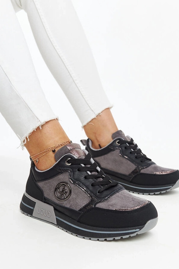 Sorte og grå Sinika...