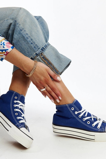 Blå high-top sneakers med en tyk bagy sål 2