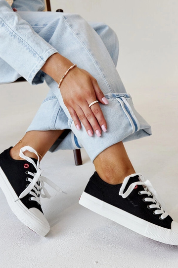 Sneakers til kvinder i sort stof CROSS JEANS 2