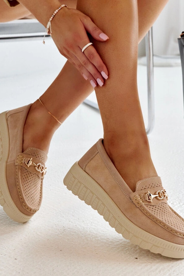 Beige leren halfhoge schoenen met decoratieve gesp Taija 2