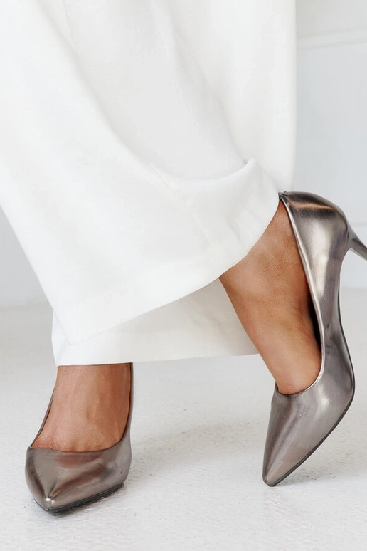 Grijze metallic hakken met leren...