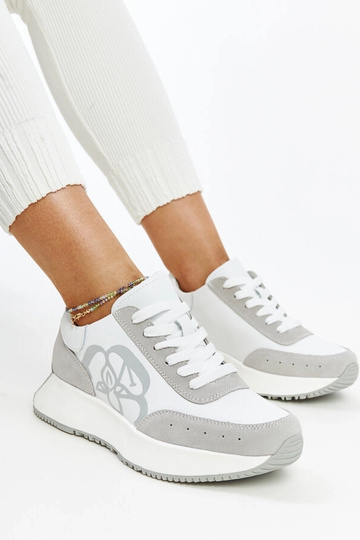 Wit-grijze leren sneakers...