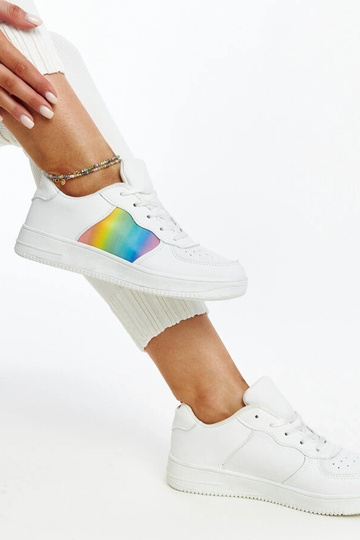 Witte sneakers met kleur op...
