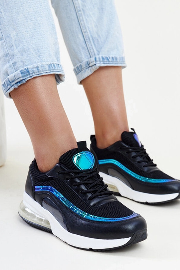 Sorte sneakers med Jelka hologram