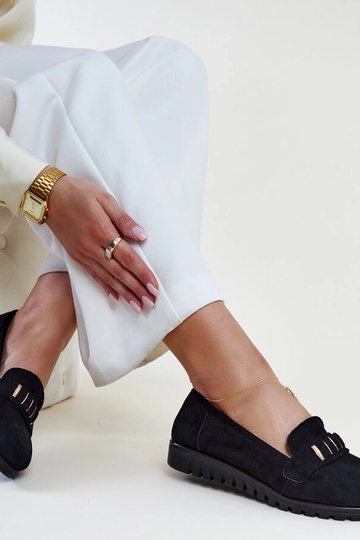 Sorte loafers med dekorativ rem Marlisa