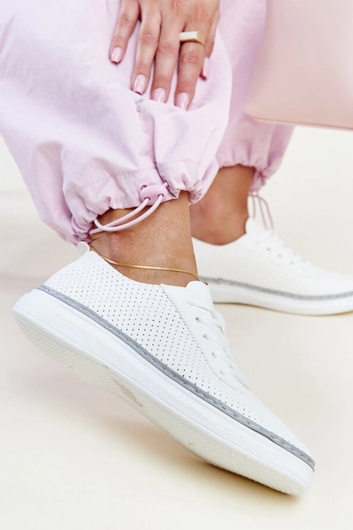 Hvide og grå gennembrudte sneakers...