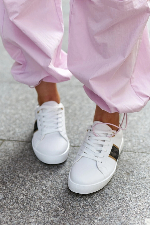 Hvide sneakers med dekorativ rem Grada