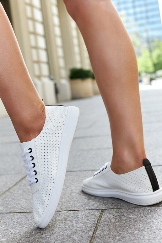 Hvide gennembrudte Katinka sneakers