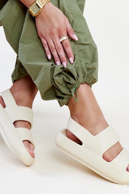 Attiana beige sandaler