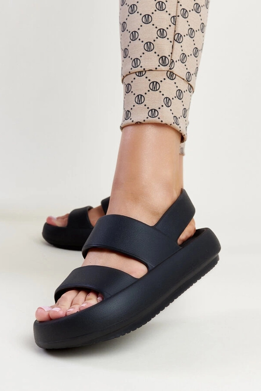 Attiana sorte sandaler