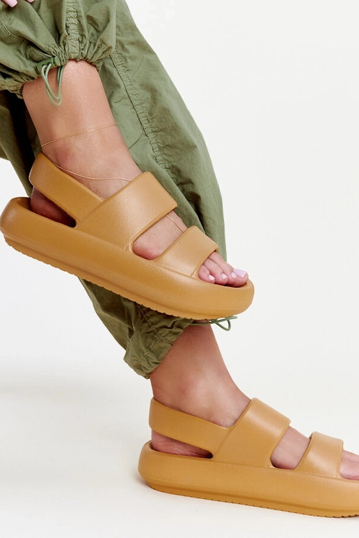 Attiana brune sandaler