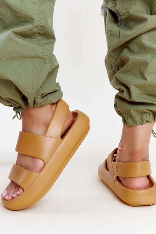 Attiana brune sandaler