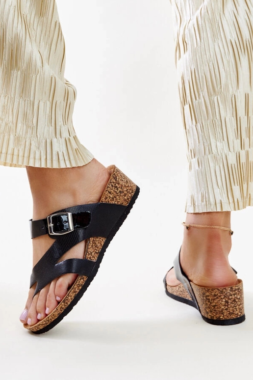 Sorte metalliske Donata kile-sandaler