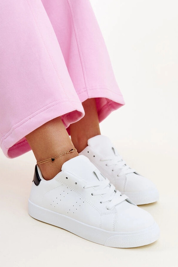 Akila sorte og hvide sneakers 2