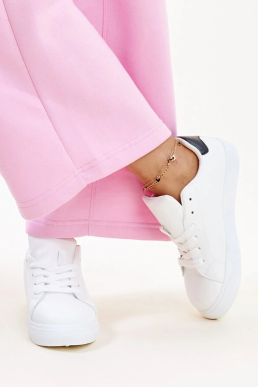 Akila sorte og hvide sneakers