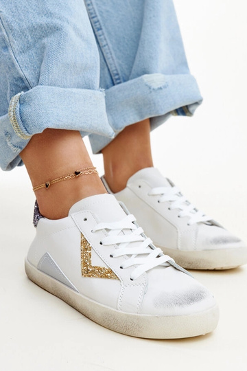 Hvide sneakers med en "slidt" effekt fra Gombol