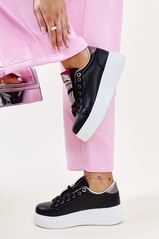 Sorte og sølv sneakers med zirkoner...