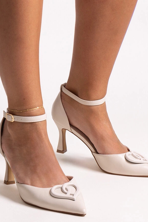 Pump met leren inleg op lage hak Wasema