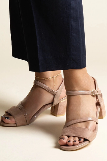 Mørke beige sandaler med en kombination af materialer Hambly