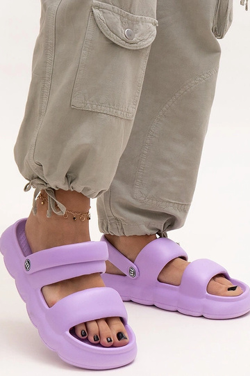 Lichte schuimsandalen in...