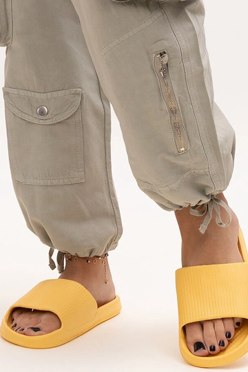 Menta Gule Foam Flip Flops 2