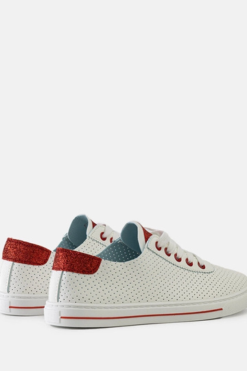 Kvinders hvide perforerede sneakers Ruala med snørebånd 2